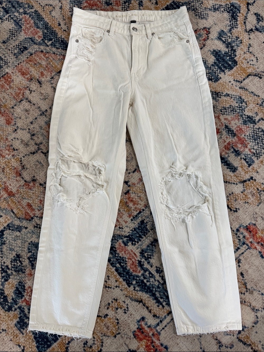 White Distressed American eagle jeans size 4